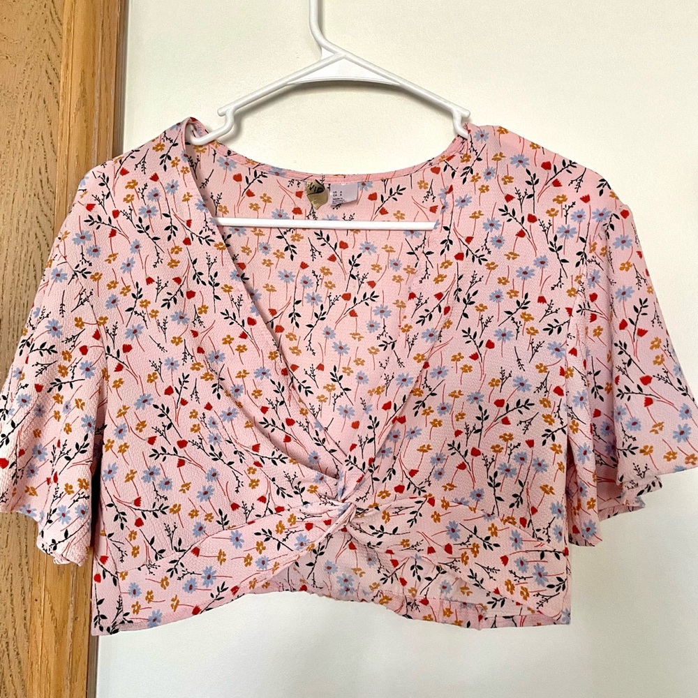 Divided by H&M floral crop top